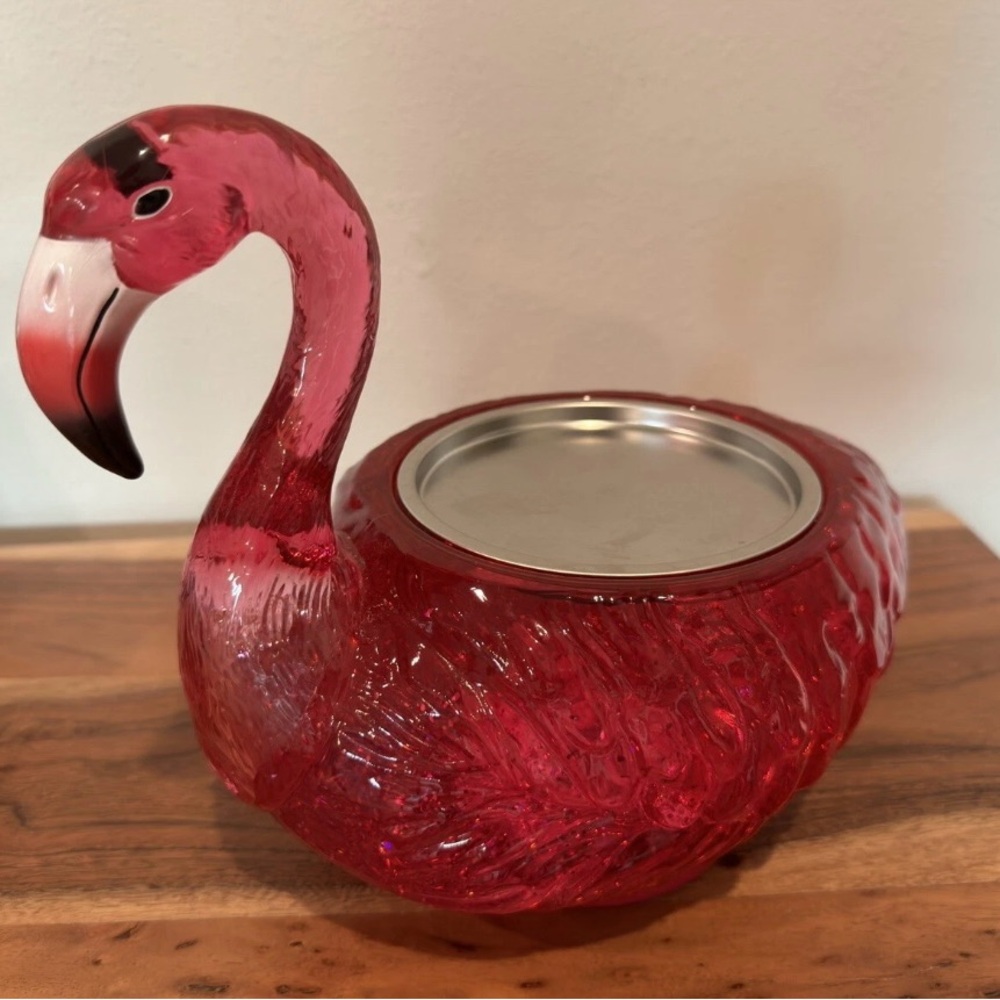 Bath & Body Works: Light Up Pink Flamingo 3-Wick Candle Holder - Picture 4 of 4